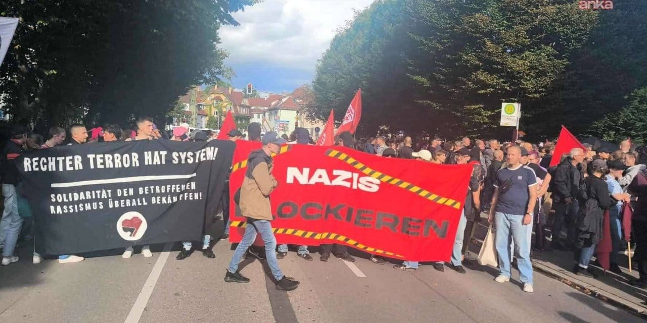 almanyada irkcilik karsiti eylem naziler disari BVVKcPpl