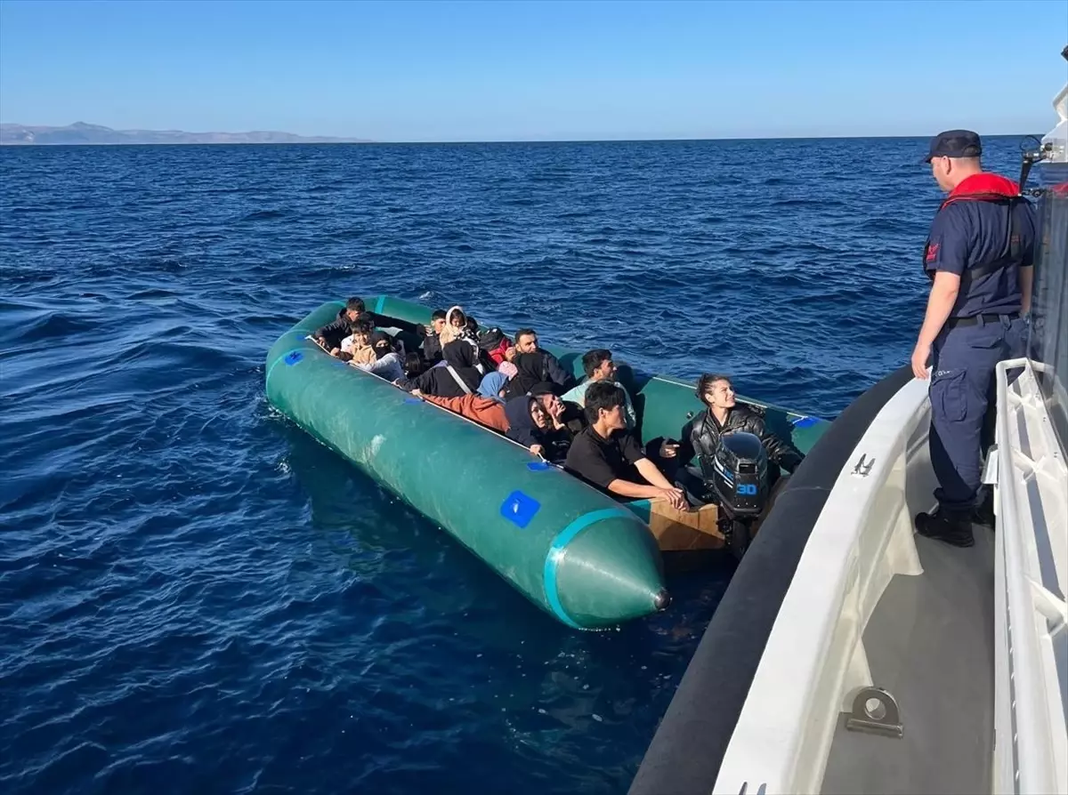 ayvacikta 24 duzensiz gocmen yakalandi LReayqcW