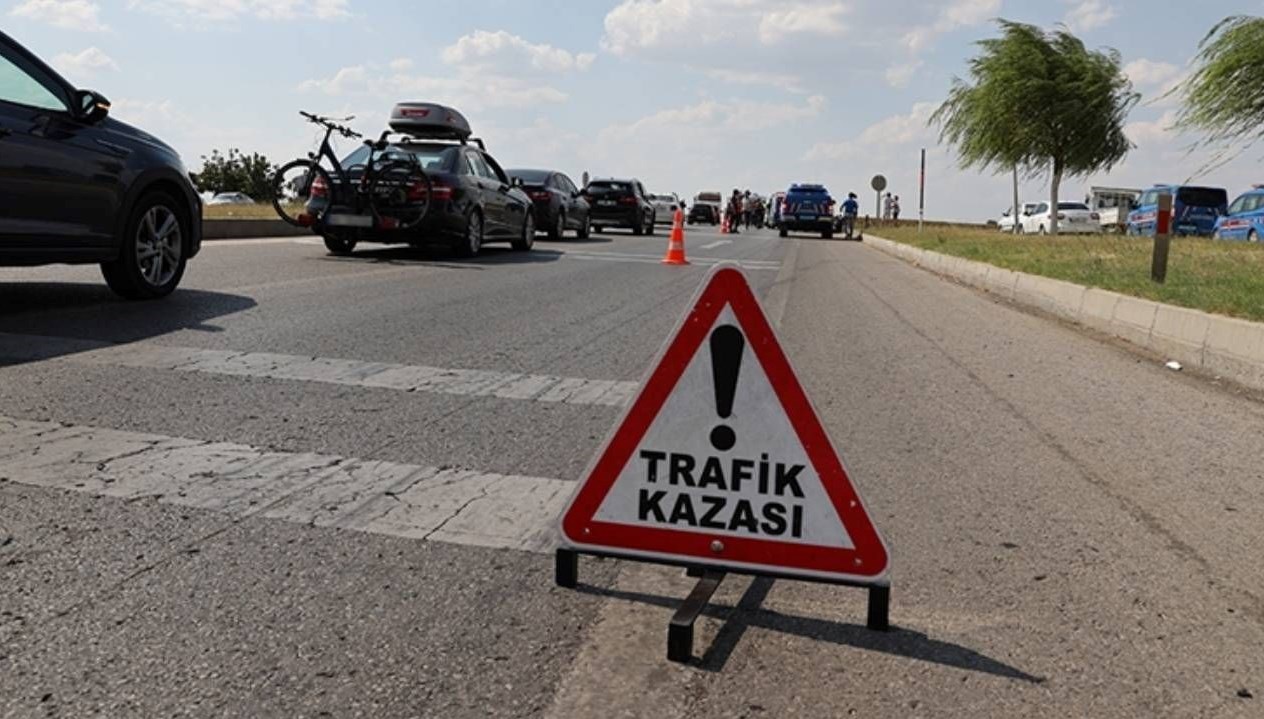 elektrikli bisikletin devrildi 3 kisi yaralandi c7lTXyJk