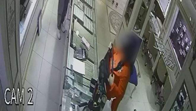 komsusunun evinden caldi kuyumcuda satti 7qGVc88k