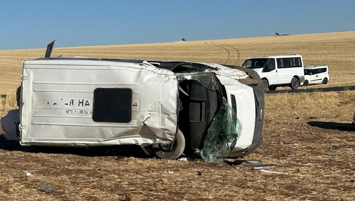 ogrenci servisi sarampole devrildi 9 yarali YKDTgVWR