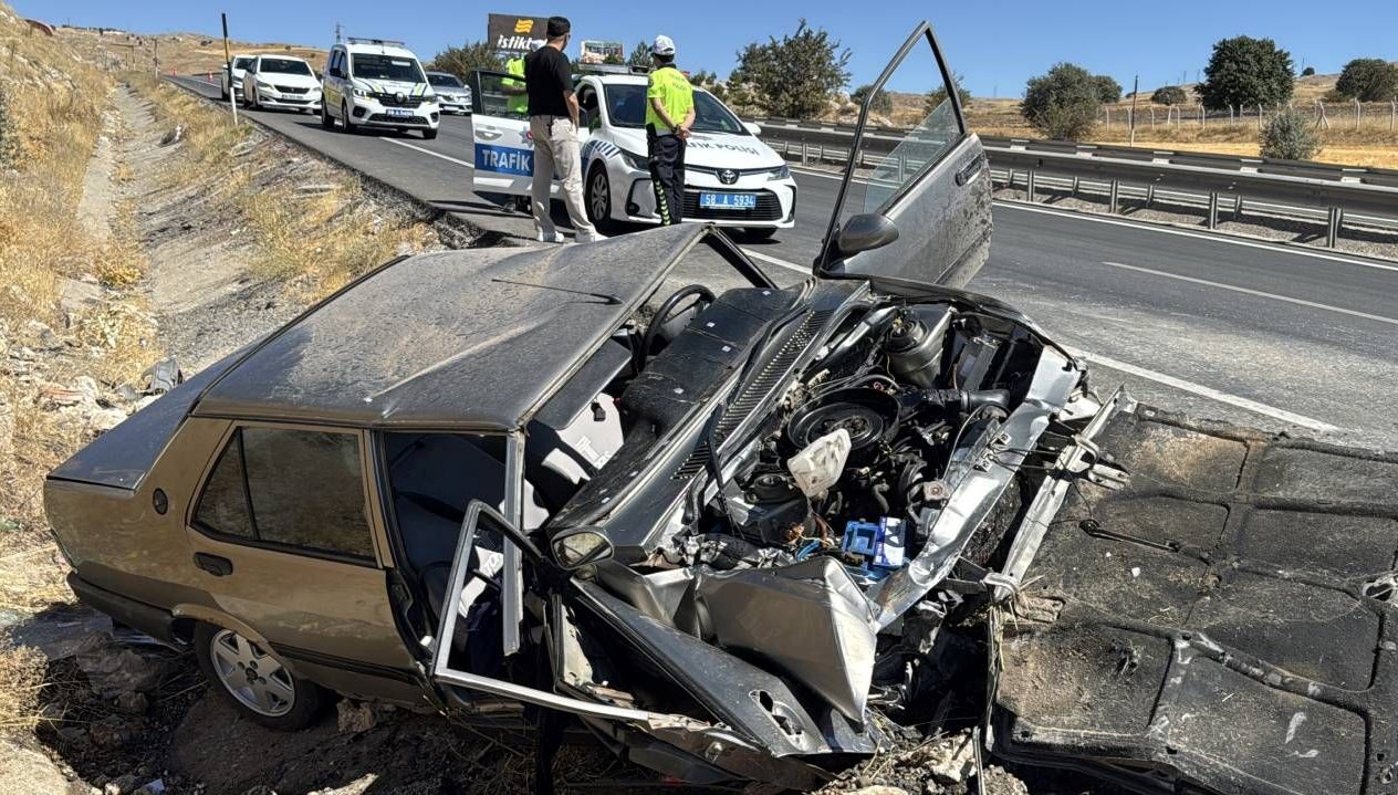 sarampole devrilen otomobilde 3 kisi yaralandi 8HnnrTCN