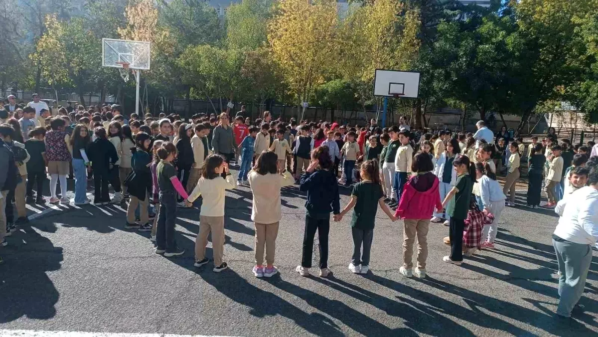 diyarbakirda ilkokulda gercegi aratmayan tatbikat ZvxkKzPG.jpg