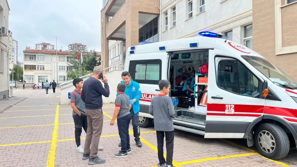 kayseride yangin ziline basan ogrenci izdihama neden oldu lI5SkEcl