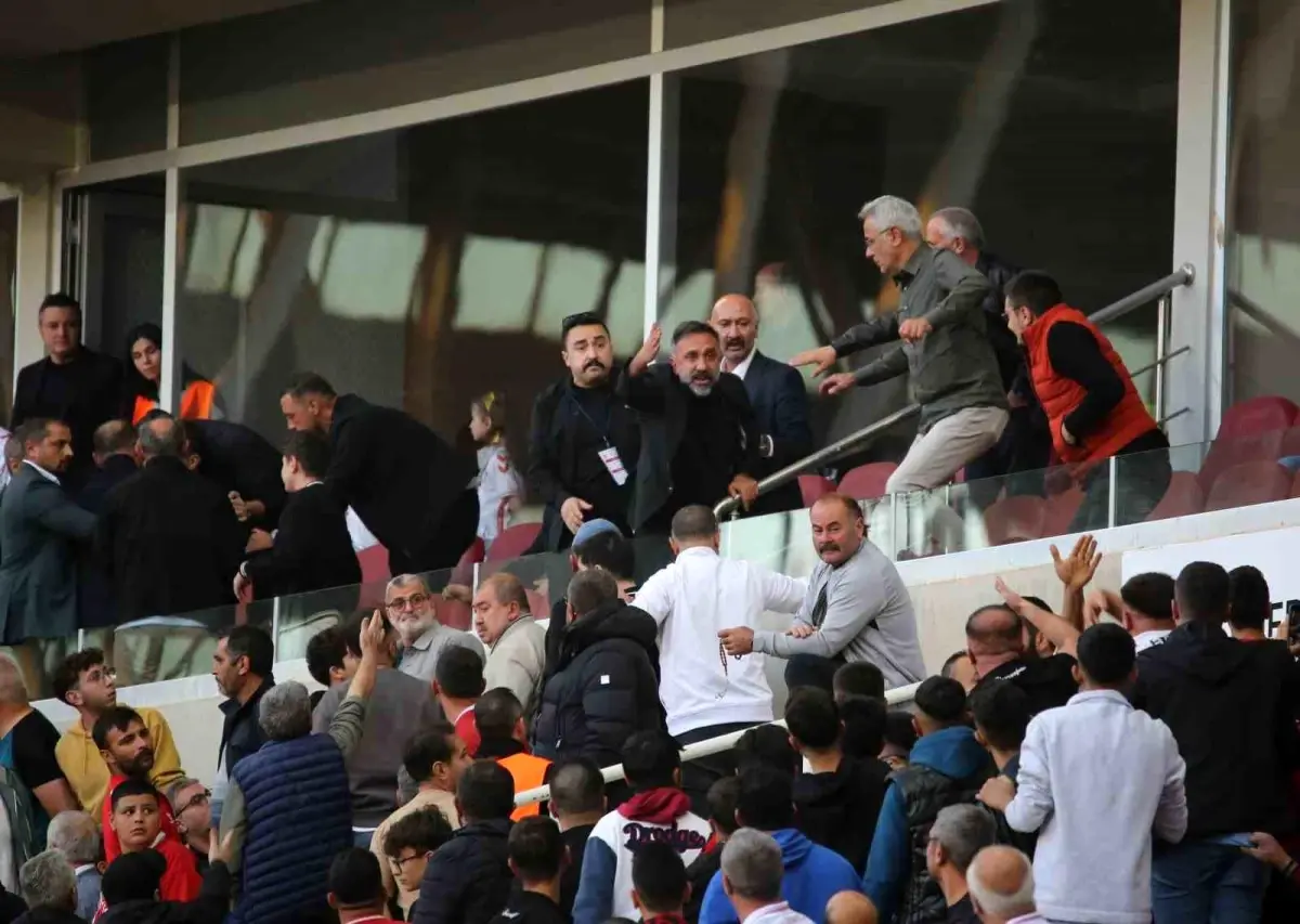 sivassporda baskan taraftarla tartisti pQv4Cvuz