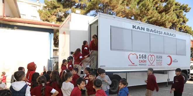 ankarada ogrenciler cagirdi veliler kan bagisina geldi E7wzNS89.jpg