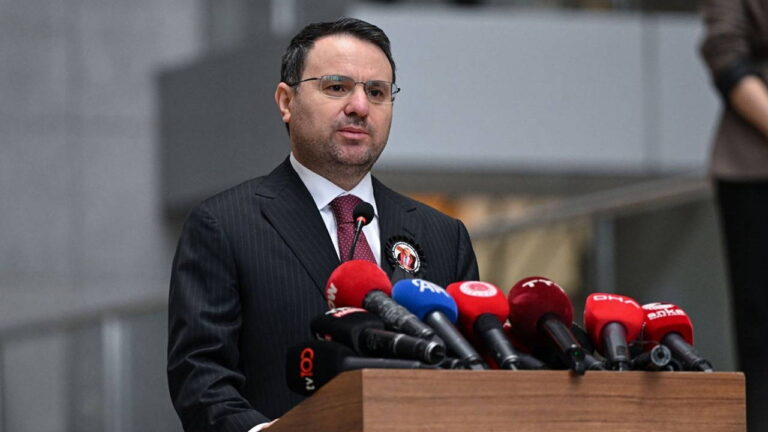icra-tebligatlari-tbmm-gundeminde-chpden-akin-gurleke-11-soru-bXJSdN8P