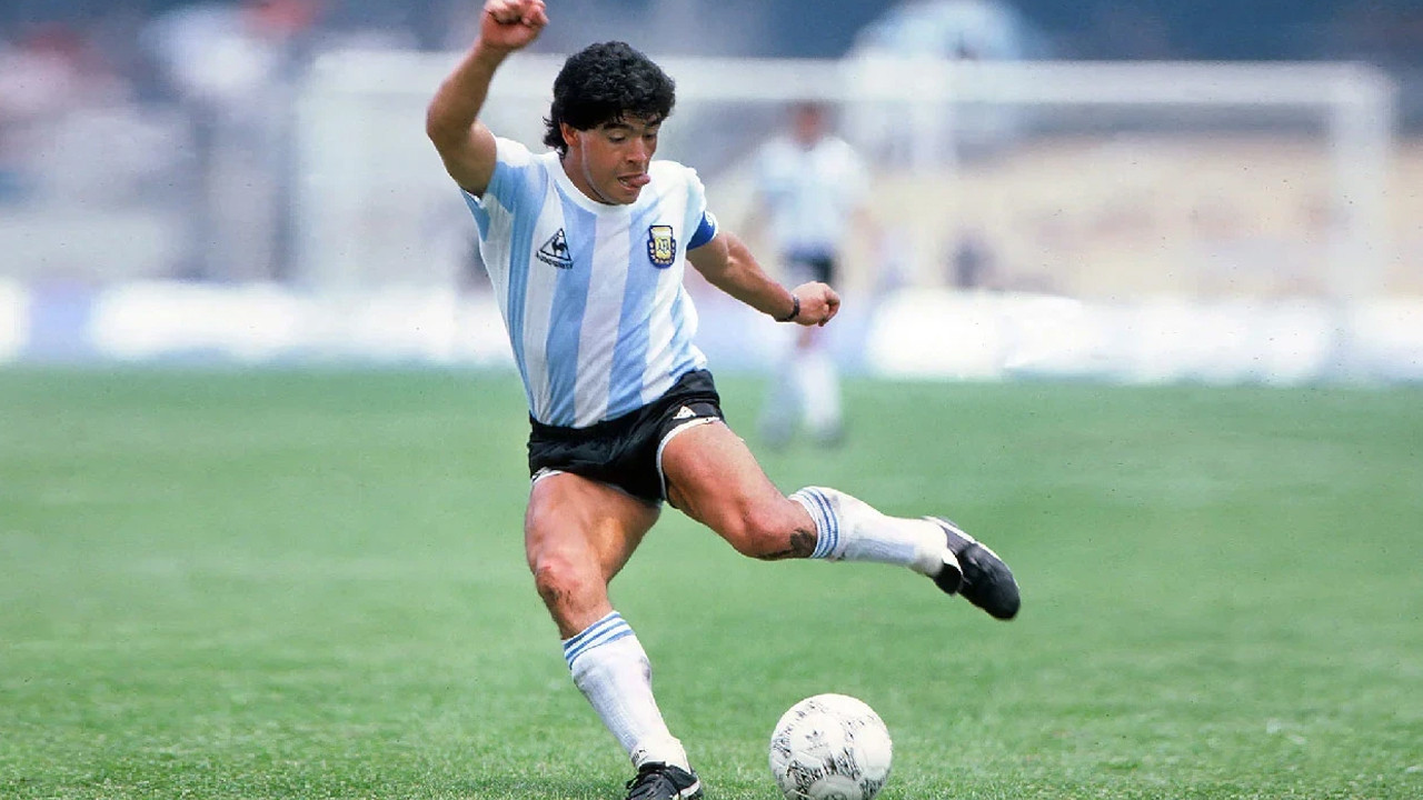 maradonanin-supheli-olumu-sorusturmasinda-iki-doktor-hakim-karsisina-cikti-UQ5cwxc2
