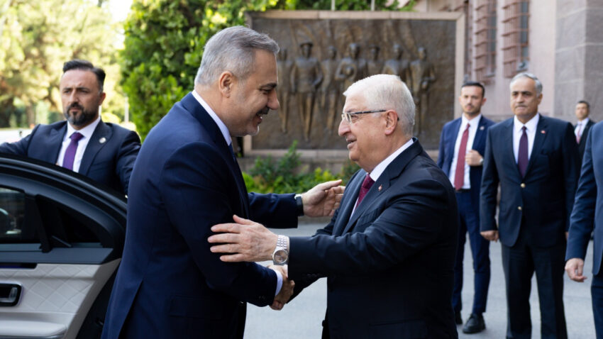 Guler ve fidan genelkurmay baskani ile bir araya geldi RC1iq9r1
